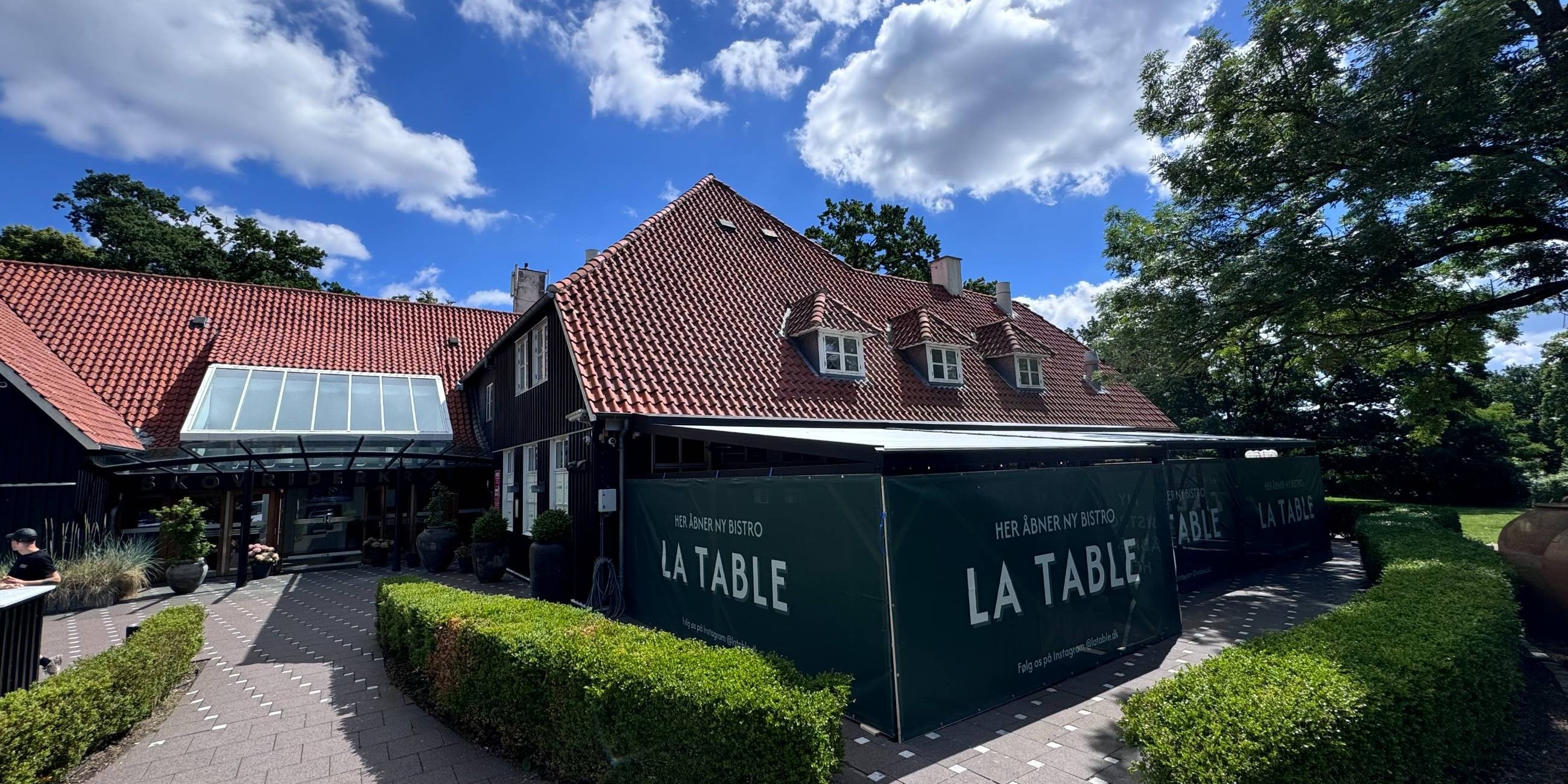 Kendte restauratører åbner fransk bistro med hverdagspriser og landets bedste udsigt