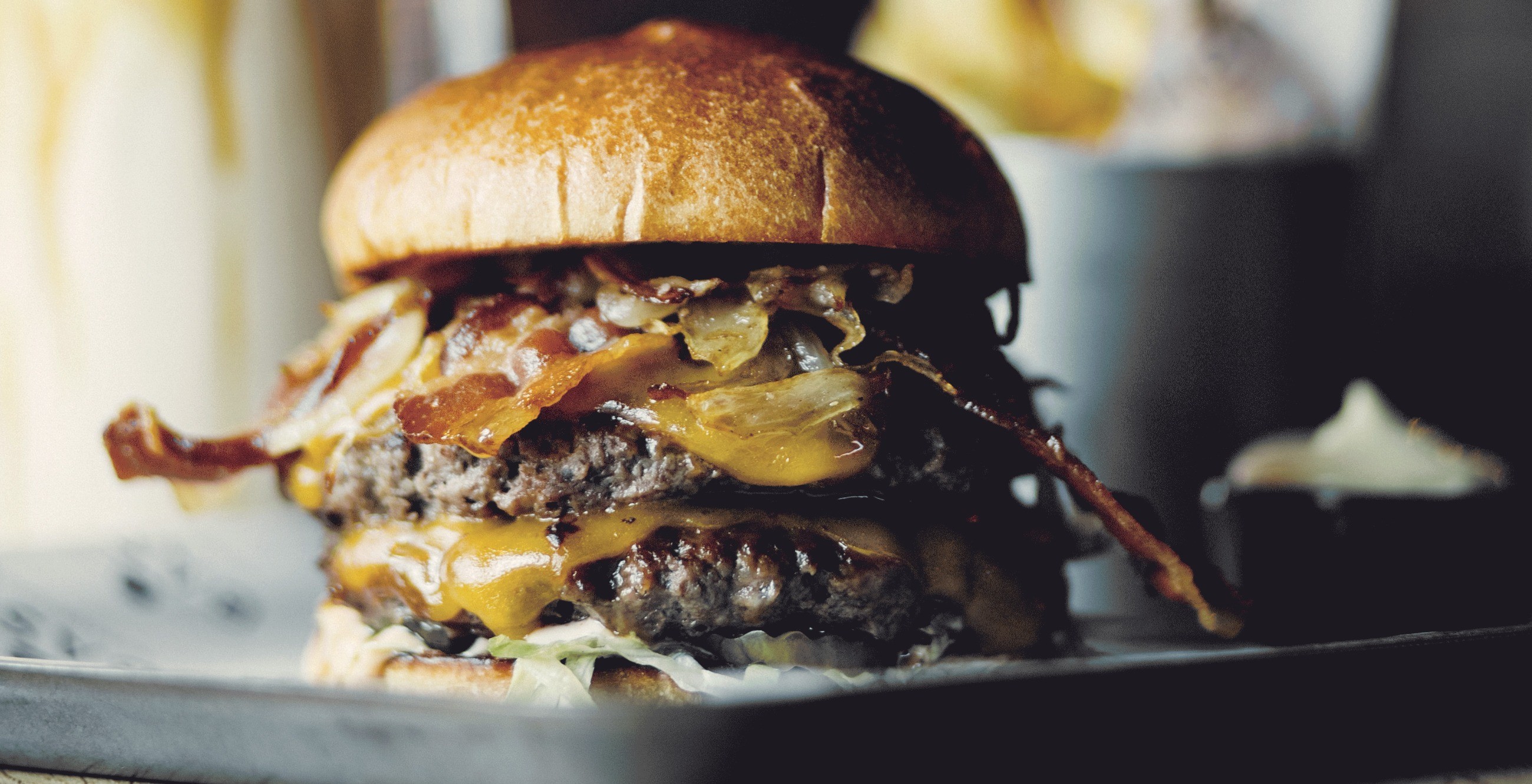 Kan det virkelig passe: Får man ingen tallerken og kan en burger restaurant være en spiseoplevelse?_1