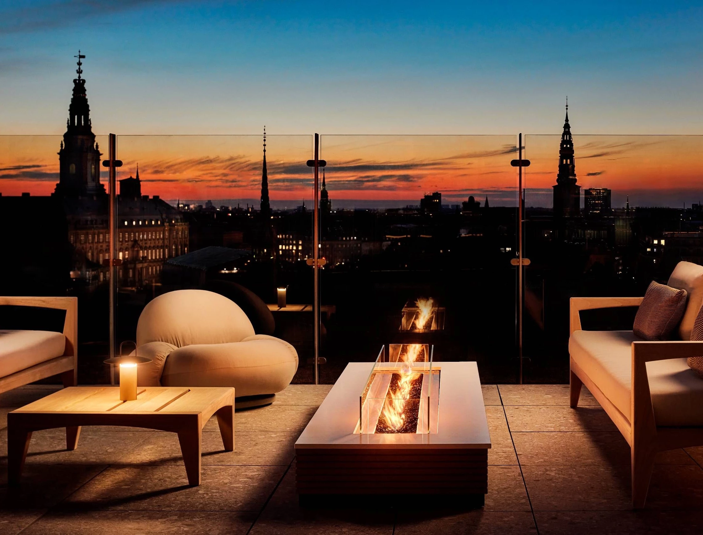 Stilfuld rooftop bar og lounge med udsigt til København_1